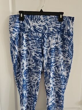 Reel Legends Blue & White Performance Leggings